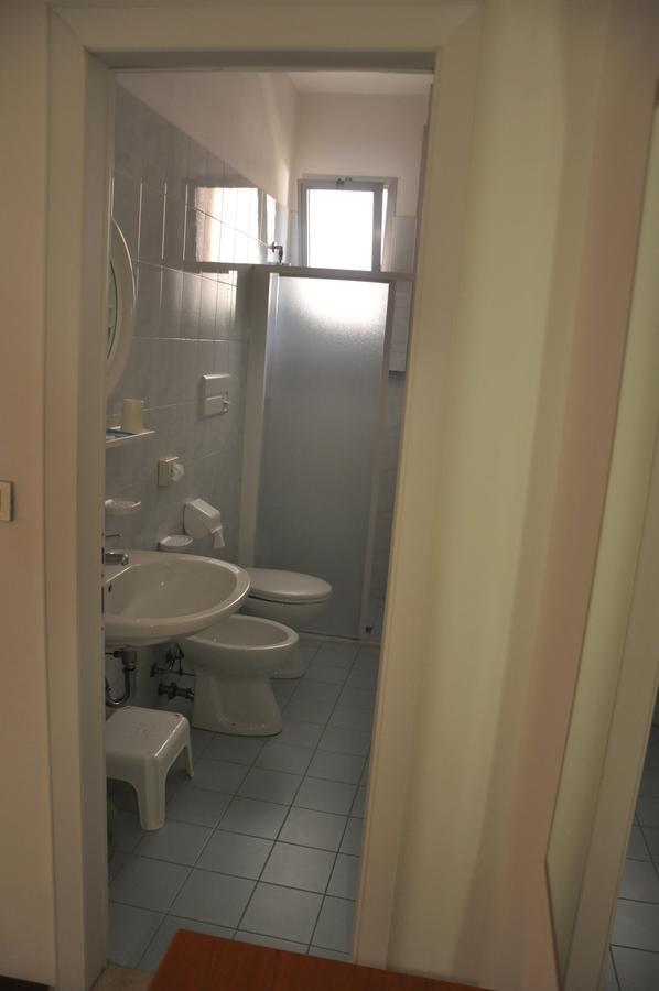 Albergo Larenzia Cattolica Zewnętrze zdjęcie